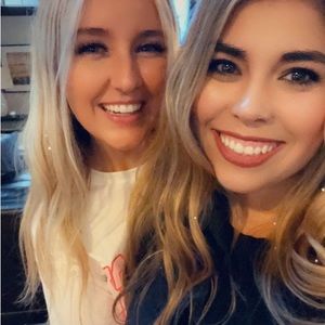 Meet your Posher, Caitlin